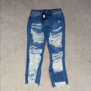 🆕 FashionNova Prescrott Boyfriend Jeans